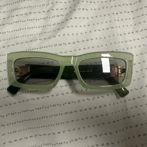 Green Sunglasses🌴